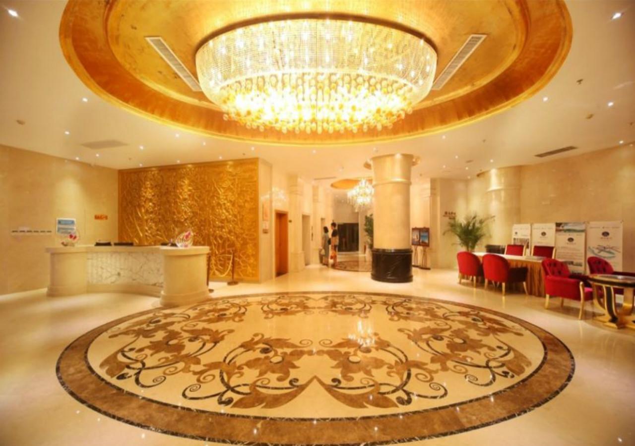 סניה Century Grand Hotel מראה חיצוני תמונה